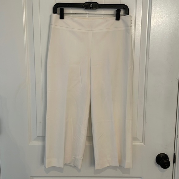 White House Black Market Pants - White House black market legacy 2 white Capri career casual dress pants
